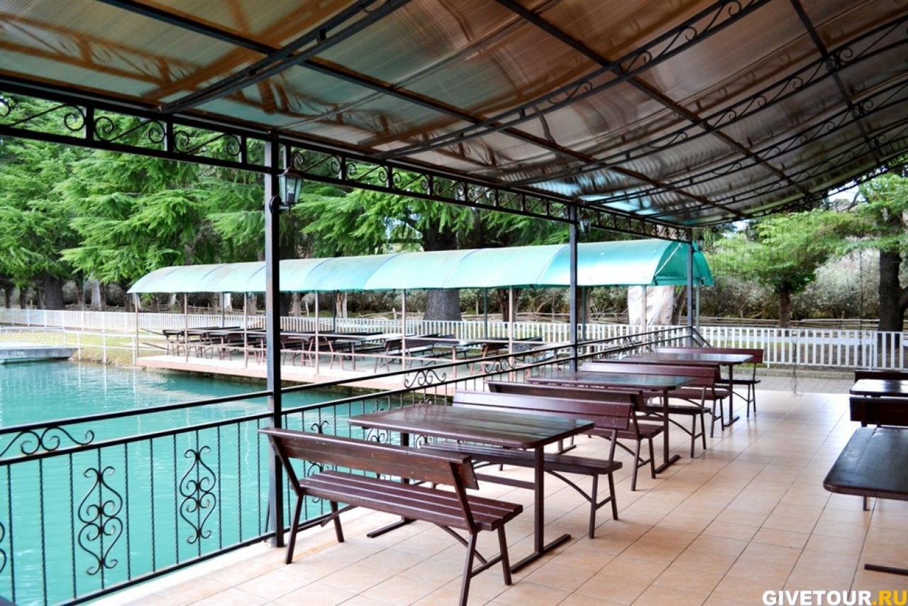 Ostrov Park-Hotel Pitsoenda Buitenkant foto