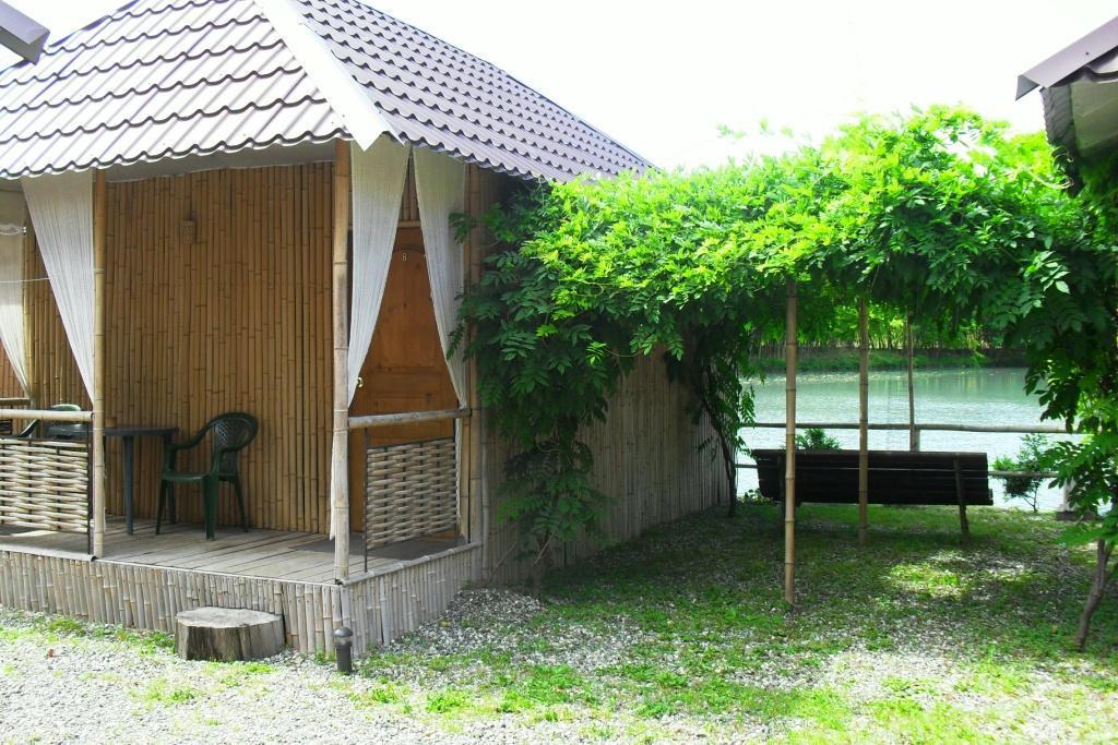 Ostrov Park-Hotel Pitsoenda Buitenkant foto